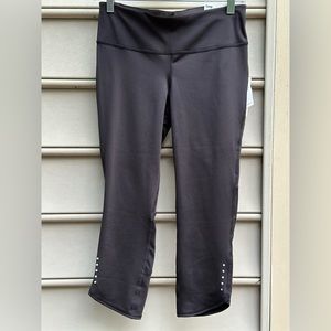 NWT Old Navy Active Crop Mid-Rise Go-Dry Black Leggings Size M